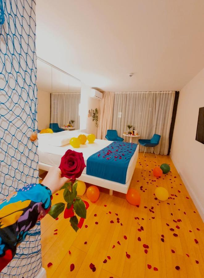 Orbi City Aparthotel Sea View バトゥーミ エクステリア 写真